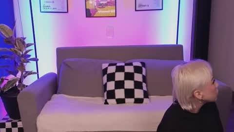 Violet online show from 11-26-25, 12:00