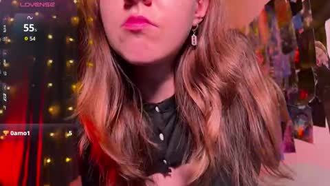 Snapshot of violettmo0n chatting on 02-15-26, 01:35 Next stream 1522026 400 GMT 3 online show from 02-15-26, 01:35