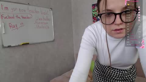 Violet online show from 09-28-25, 07:03