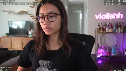 follow me on twitter violishh and ig violishh  online show from 02-28-25, 09:23