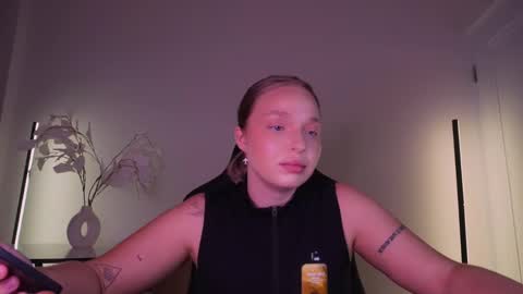 Violla online show from 09-19-25, 11:22