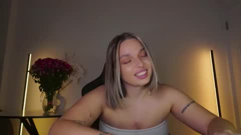 Violla online show from 11-20-25, 04:45