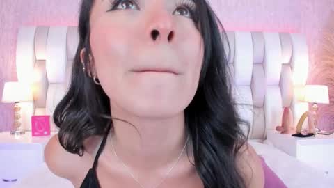 Snapshot of viollet_xoxo chatting on 02-05-26, 08:02 VIOLLET online show from 02-05-26, 08:02