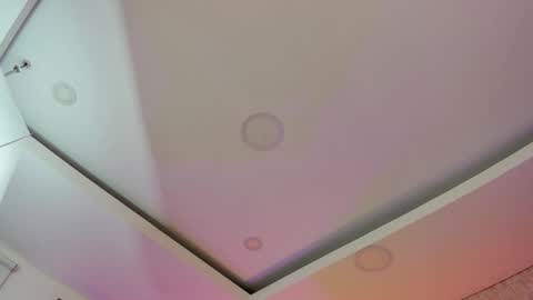 Snapshot of viollet_xoxo chatting on 02-16-26, 07:43 VIOLLET online show from 02-16-26, 07:43