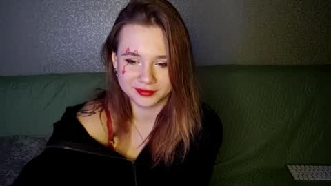 Mia online show from 10-31-25, 12:06