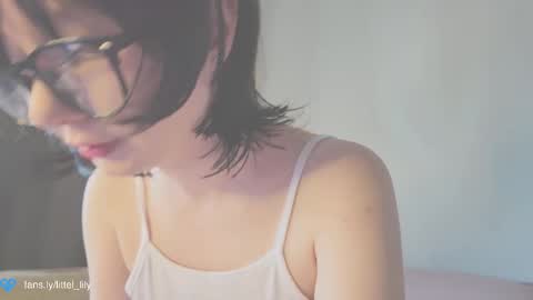  Lily  online show from 09-11-25, 05:40