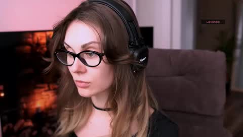 Snapshot of virtual_muse_bc chatting on 11-17-25, 10:43 virtual_muse_bc online show from 11-17-25, 10:43