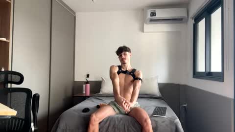 vitoraugustoxxx online show from 10-04-25, 03:10