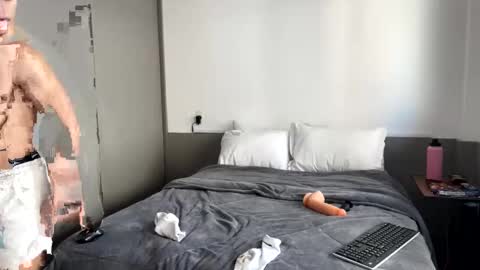 Snapshot of vitoraugustoxxx chatting on 10-17-25, 11:46 vitoraugustoxxx online show from 10-17-25, 11:46