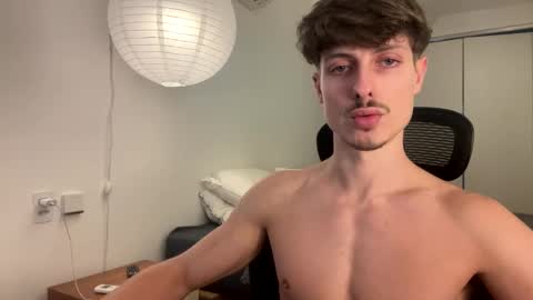 Snapshot of vitoraugustoxxx chatting on 11-18-25, 08:24 vitoraugustoxxx online show from 11-18-25, 08:24