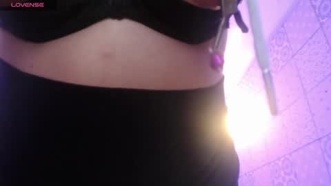 Snapshot of vitoria23_ chatting on 03-12-25, 04:13 victoria 3 online show from 03-12-25, 04:13