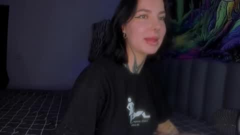 Vivi   online show from 09-18-25, 07:21