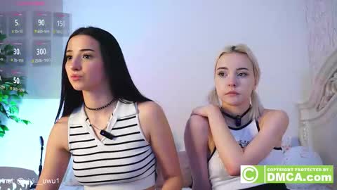 Snapshot of vivi_uwu chatting on 11-21-25, 12:59 Vivi online show from 11-21-25, 12:59