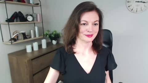 Vivian online show from 01-27-25, 01:52
