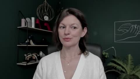 Snapshot of vivian_dream chatting on 11-25-25, 06:46 Vivian online show from 11-25-25, 06:46