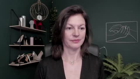 Snapshot of vivian_dream chatting on 12-16-25, 06:51 Vivian online show from 12-16-25, 06:51