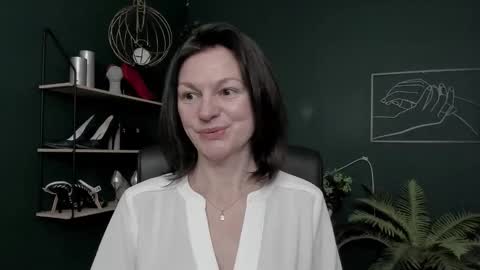 Snapshot of vivian_dream chatting on 01-19-26, 06:39 Vivian online show from 01-19-26, 06:39