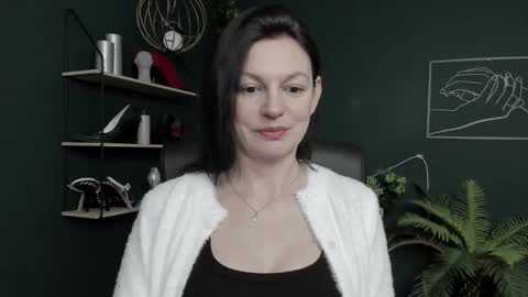 Snapshot of vivian_dream chatting on 02-23-26, 07:39 Vivian online show from 02-23-26, 07:39