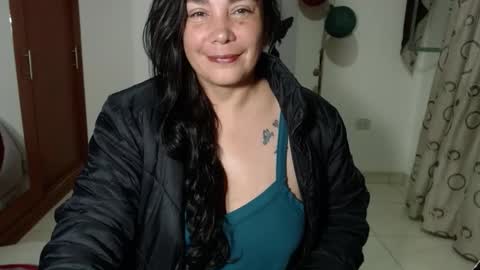 vivian_milf_paint online show from 10-16-25, 02:56