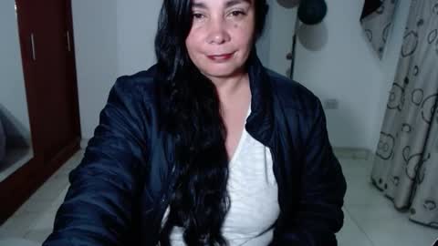 vivian_milf_paint online show from 10-24-25, 04:09