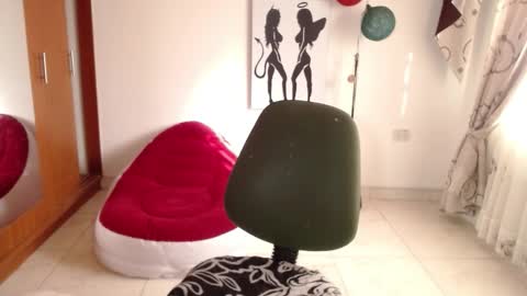 vivian_milf_paint online show from 11-09-25, 12:03