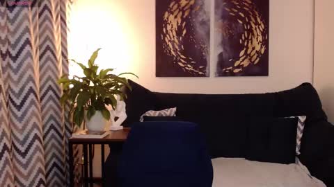 Vivian online show from 11-11-25, 05:57