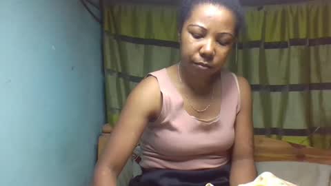 viviane0812 online show from 09-29-25, 12:27