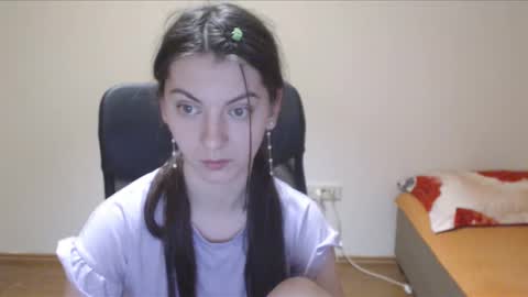 Vivian Gray online show from 12-06-24, 02:13