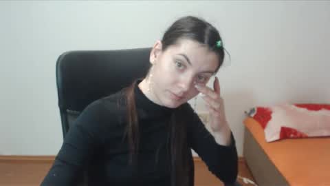 Vivian Gray online show from 12-08-24, 05:11