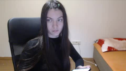 Vivian Gray online show from 12-13-24, 02:49