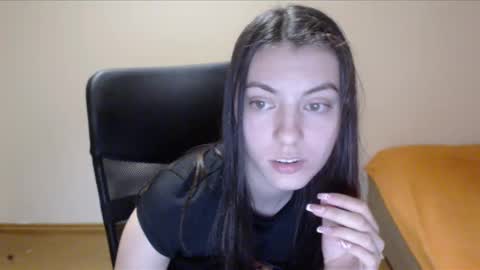 Vivian Gray online show from 12-21-24, 05:29