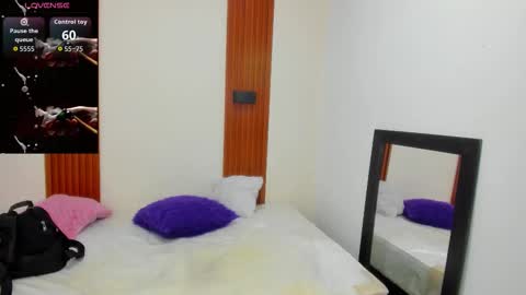 vivianowen9 online show from 01-11-26, 12:54