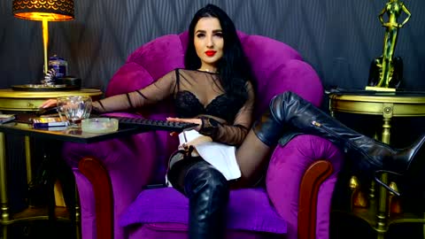 Vivian Reeve online show from 12-14-24, 05:03