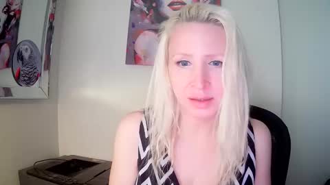 Vivians Roses online show from 12-01-25, 05:07