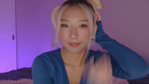 vivianwinters online show from 11-11-25, 11:49