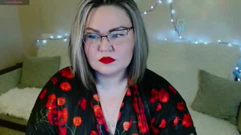Snapshot of vivien__wet chatting on 02-02-25, 07:57 Vivien online show from 02-02-25, 07:57