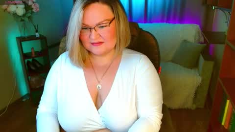 Snapshot of vivien__wet chatting on 11-01-25, 04:58 Vivien online show from 11-01-25, 04:58