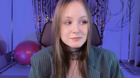 Vivien online show from 02-16-25, 09:04