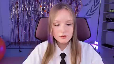 Vivien online show from 03-07-25, 05:17