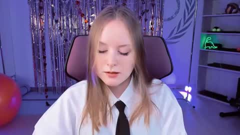 Vivien online show from 03-08-25, 09:06
