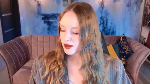 Snapshot of vivienleeigh chatting on 11-09-25, 07:06 Vivien online show from 11-09-25, 07:06