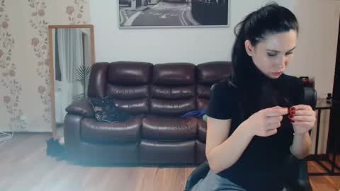 vivienne online show from 03-08-25, 06:47