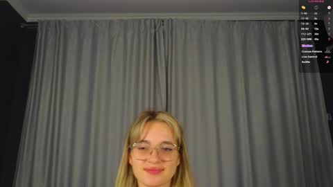 vivyboo111 online show from 10-26-25, 08:37