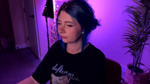 Snapshot of vixenp chatting on 11-30-25, 06:23 Polly Online mostly at 9pm-2am UK Time online show from 11-30-25, 06:23