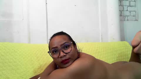 voagelle online show from 12-20-24, 06:13