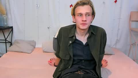 Snapshot of volan_starts chatting on 01-19-26, 04:00 Dan online show from 01-19-26, 04:00