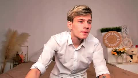 Snapshot of volan_starts chatting on 02-04-26, 04:18 Dan online show from 02-04-26, 04:18