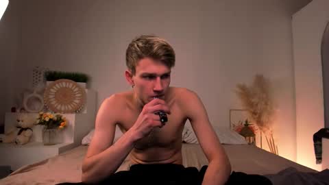 Snapshot of volan_starts chatting on 02-10-26, 04:27 Dan online show from 02-10-26, 04:27