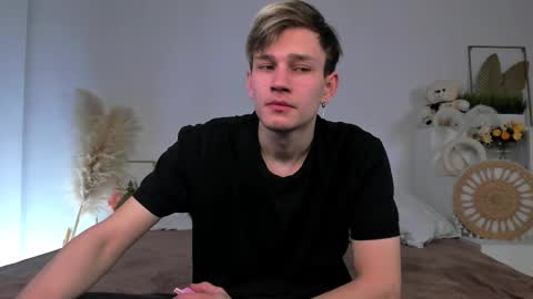 Snapshot of volan_starts chatting on 02-21-26, 04:13 Dan online show from 02-21-26, 04:13