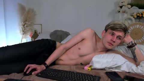 Snapshot of volan_starts chatting on 02-21-26, 04:19 Dan online show from 02-21-26, 04:19